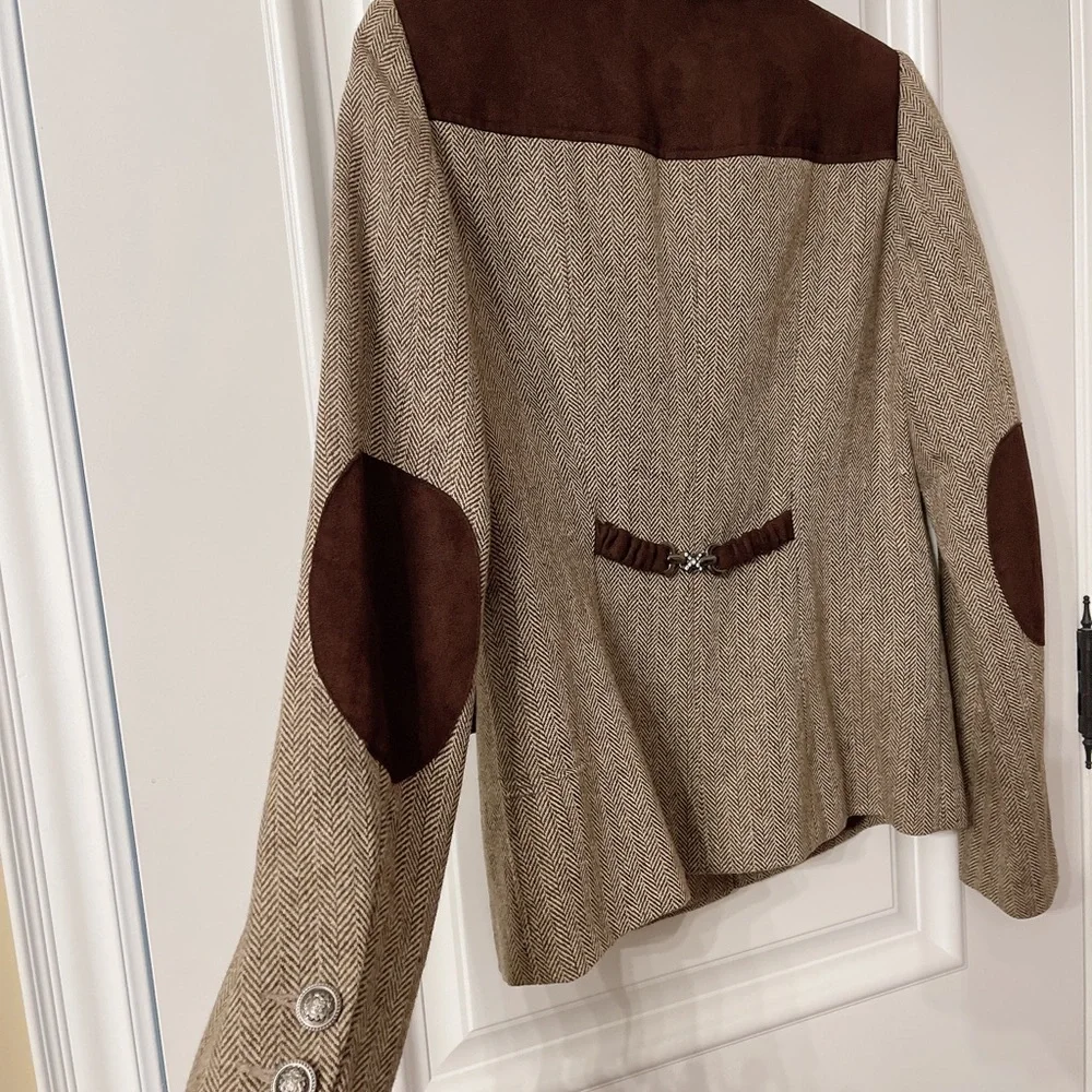 Coat - Picture 5 of 6